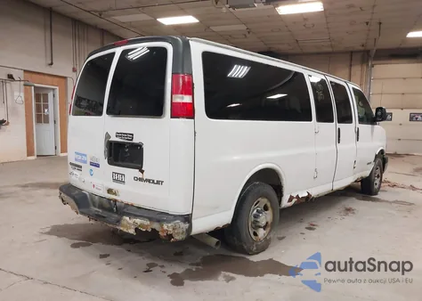 2004 Chevrolet Express из США, поврежденный, VIN 1GAHG39U641233542